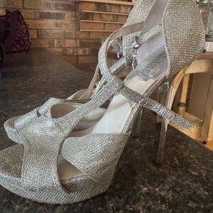 MICHAEL KORS Silver Glitter High Heels